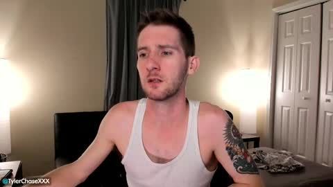 Snapshot of tylerchasexxx chatting on October 31, 12:44 am Tyler Chase online show from October 31, 12:44 am