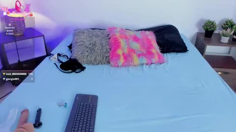 tyra   online show from September 9, 7:14 pm