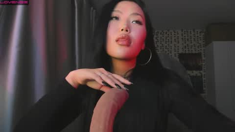 uko sa online show from October 8, 5:30 pm