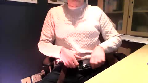 mark online show from December 13, 5:43 pm