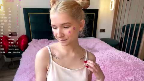 Vikki online show from March 25, 2:13 pm