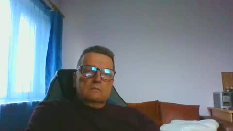 Snapshot of ulmeni4 chatting on December 2, 1:19 pm ulmeni4 online show from December 2, 1:19 pm