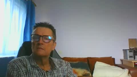 ulmeni7 online show from November 30, 9:49 am