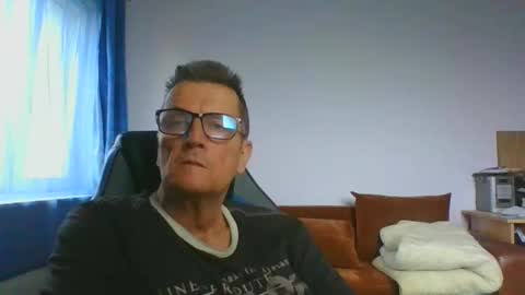 ulmeni7 online show from June 1, 2:40 pm