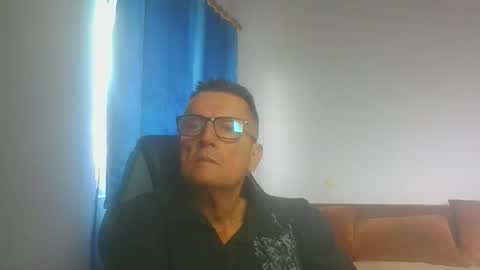 Snapshot of ulmeni7 chatting on October 28, 10:38 am ulmeni7 online show from October 28, 10:38 am