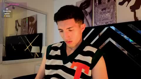 un_sluttyy online show from June 4, 7:20 pm