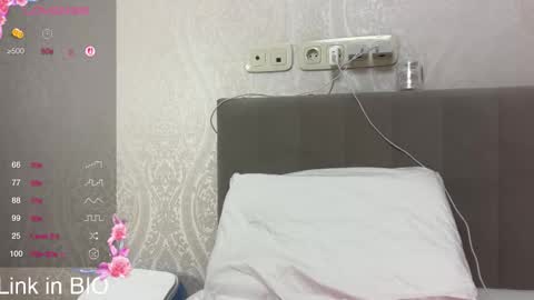 unarks online show from February 2, 6:37 pm