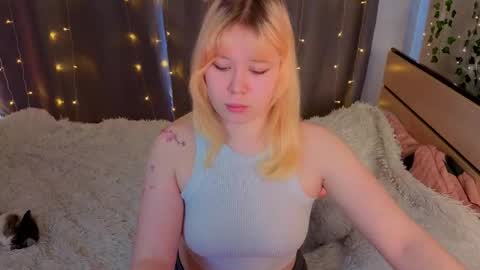 unburntkatniss online show from April 21, 6:09 am