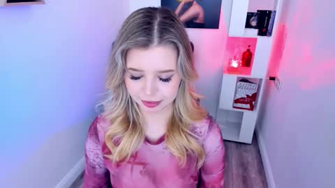 Alice online show from November 28, 8:05 pm