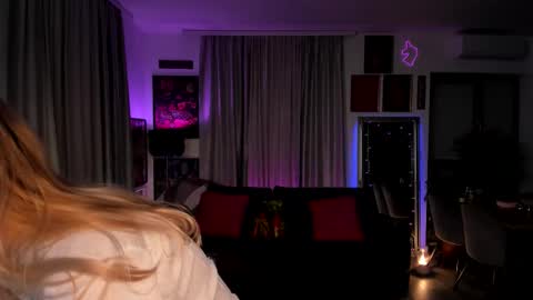 Carla online show from December 19, 6:03 pm