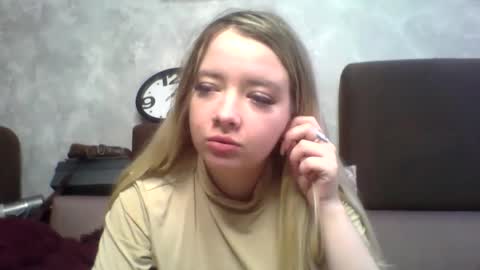 UniverseEmily online show from September 26, 6:32 am