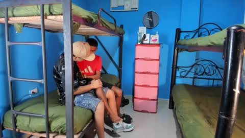 tha university online show from December 5, 7:33 pm