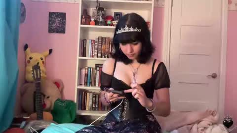 Snapshot of upaydahlia chatting on October 12, 10:44 pm findom goddess dahlia  online show from October 12, 10:44 pm