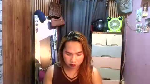 ur_asian_wife6969 online show from April 13, 11:36 am