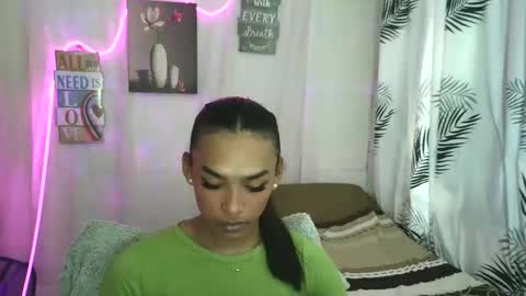 ur_dazzlingmorenaxx online show from May 26, 3:01 am