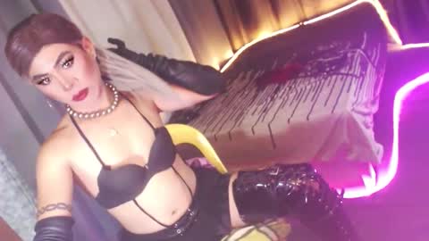 MISS ANNA online show from December 5, 2:55 am