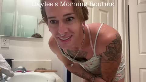 Snapshot of ur_goddess_daylee chatting on October 18, 4:44 pm Goddess online show from October 18, 4:44 pm