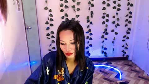 ur_hottest_girl online show from January 15, 7:06 am