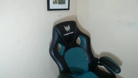 urasian_femboyxxx online show from April 9, 5:07 pm