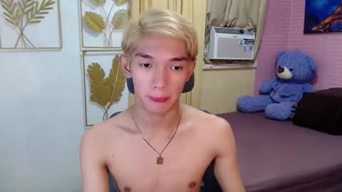 urasian_john20 online show from April 11, 6:40 am