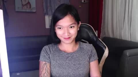 NEWRA  ALLISON online show from October 25, 6:52 pm