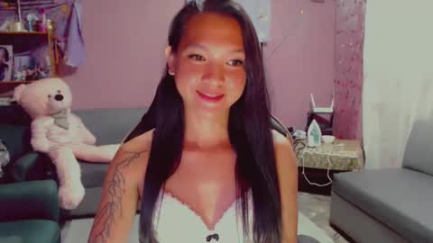 Snapshot of urasian_newra chatting on February 8, 3:31 pm NEWRA ALLISON online show from February 8, 3:31 pm