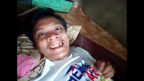 Snapshot of urasiandreamboyx chatting on September 22, 1:42 am John online show from September 22, 1:42 am