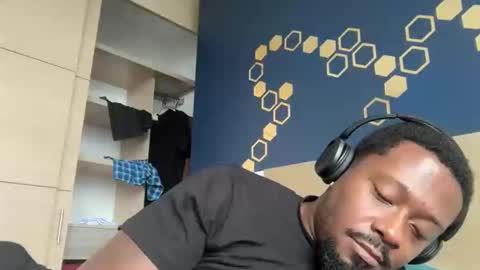 urbandick5 online show from April 6, 12:06 pm