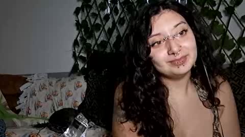 Esmeralda online show from June 8, 9:27 pm