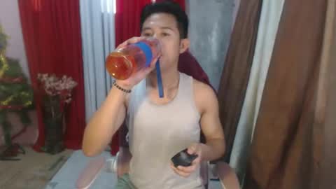 Snapshot of urboy_cass chatting on September 18, 2:37 am urboy_cass online show from September 18, 2:37 am