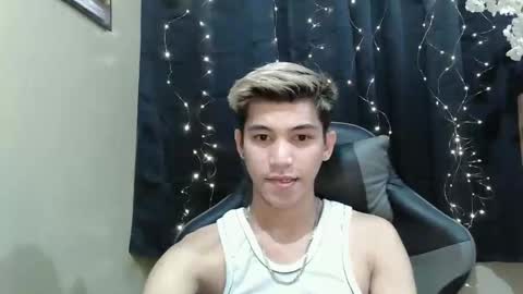 Snapshot of urcutefucking_asianboy chatting on September 17, 12:41 pm ASIANBBYBOY online show from September 17, 12:41 pm