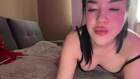 Snapshot of urdevilbaby chatting on February 6, 9:43 am Margo online show from February 6, 9:43 am