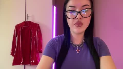 Snapshot of urdevilbaby chatting on September 23, 10:31 am Margo online show from September 23, 10:31 am