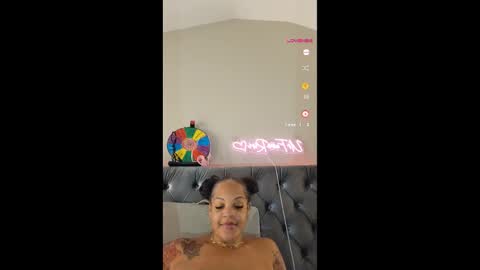 urfaveriri online show from November 2, 12:49 pm