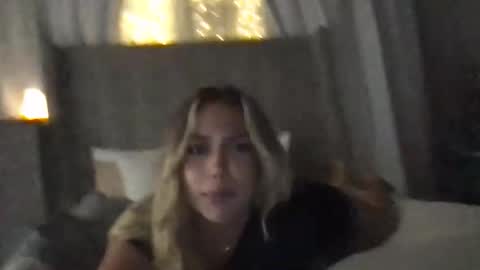 urgfmandy online show from December 3, 2:56 am