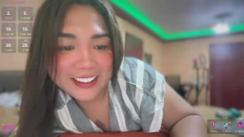 Dimple online show from August 6, 8:18 pm