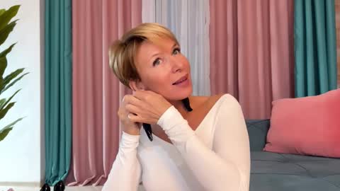 Jenny online show from November 9, 2:09 pm