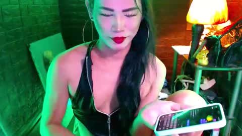 queen norelle online show from May 22, 7:42 pm