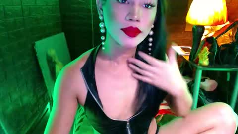 queen norelle online show from May 17, 7:01 pm