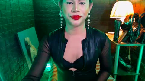 queen norelle online show from January 18, 9:55 pm