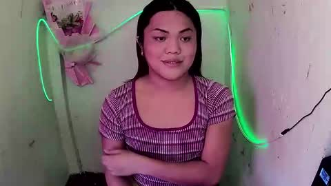 urhottie_bella online show from October 29, 6:48 am