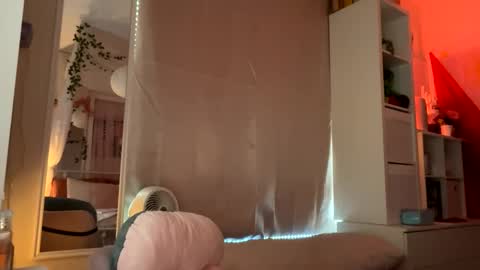 urlittlefilipina online show from November 29, 4:58 pm