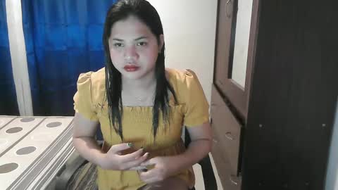 georgea online show from December 1, 6:32 pm