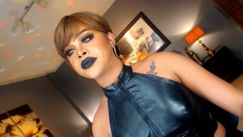 UrMajestyTyra online show from February 11, 8:07 am