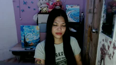 hi im kim online show from July 17, 5:59 pm