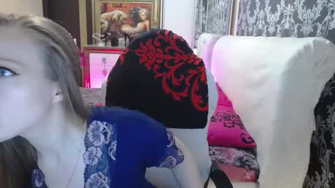 Snapshot of ursecrettreasure88 chatting on December 21, 8:07 am UrSecretTreasure88 online show from December 21, 8:07 am