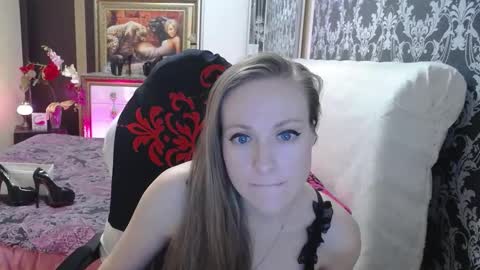 Snapshot of ursecrettreasure88 chatting on February 11, 8:15 am UrSecretTreasure88 online show from February 11, 8:15 am