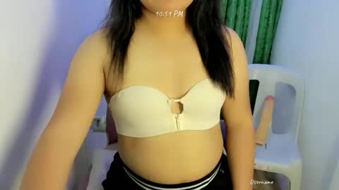 Snapshot of urslut_angelica chatting on October 24, 2:51 pm urslut_angelica online show from October 24, 2:51 pm