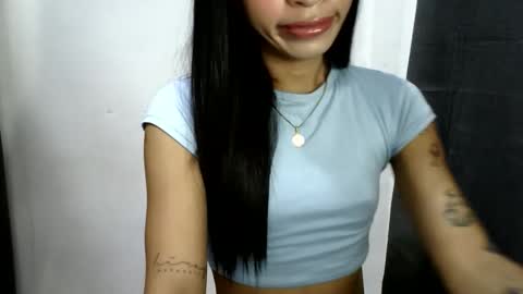 ursweet_zeviixx online show from February 4, 1:04 pm