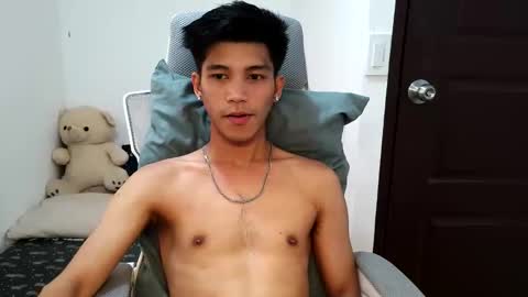 ursweetie_boy online show from April 17, 7:44 am